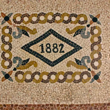 Patatina לינה וארוחת בוקר 4*