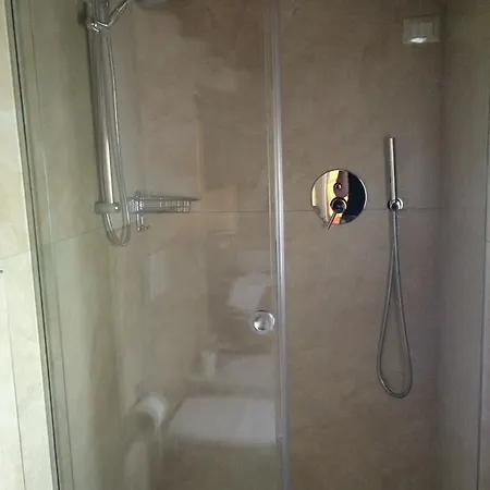 Patatina Nocleg ze śniadaniem 4*